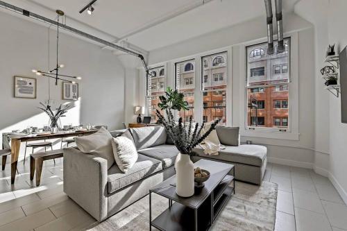 Luxury downtown loft 1 bedroom