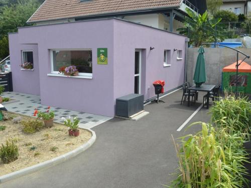 . Gîte familial tout confort à Altkirch - Terrasse, jardin, parking, proche pistes cyclables et randos - FR-1-744-5
