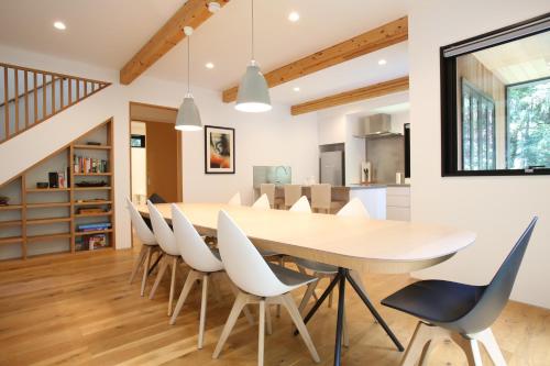 SEVEN TREES BY AOKIKO