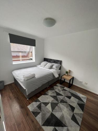 Canary Wharf Haven - Spacious & Homely Entire 1 Bedroom Flat, London