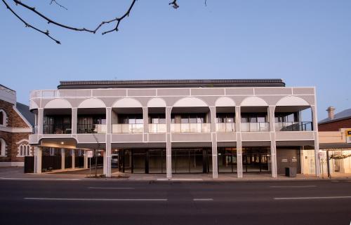 Utvendig, Grow at Goodwood in Richmond