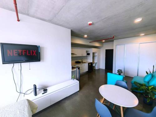 906B URBN Barrio Escalante Estudio con Aire Acondicionado y Parqueo in San Jose