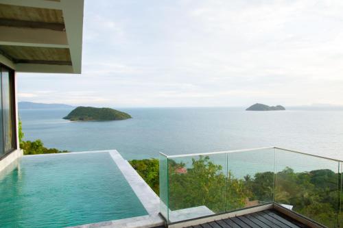 Sis and Sea Villa