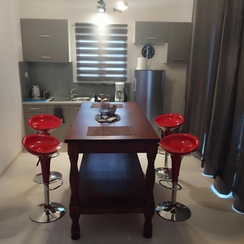 STUDIOS POSEIDONIA apartments 50 & 70 sqm with sea view in Posidonia