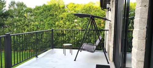 Balcony/terrace, Villa Delrose Waterfront - No party in Riviere-des-Prairies-Pointe-aux-Trembles