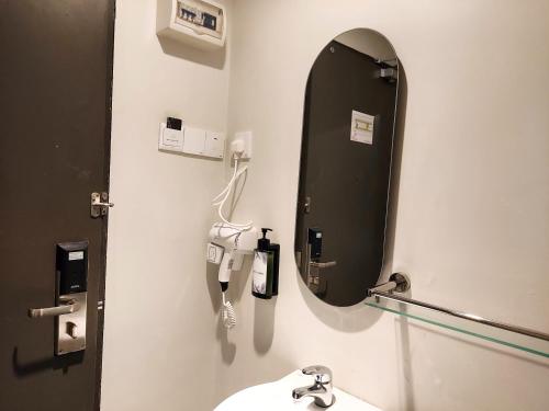 Superior Twin Room image 4
