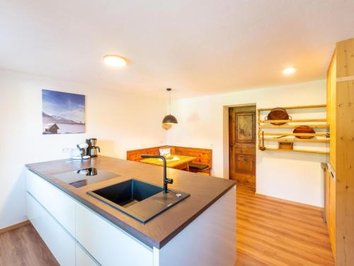virtuve, Farmhouse in Wildkogel near Ski Slopes in Dorf