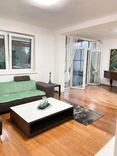  4 room flat with garden and pool in Kittsee