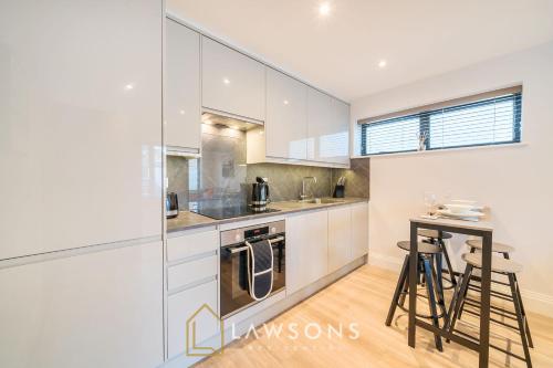 Chic Living by Lawsons with free parking, Windsor (foto 9)