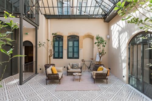 Le Phenix Hotel near Gallo-Roman Museum