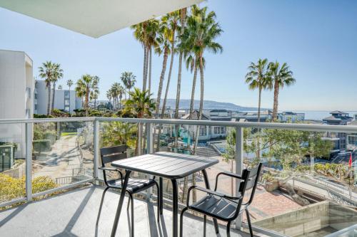 Redondo Beach 1BR w Pool Gym WD nr Beach LAX-614 in Redondo Beach, USA