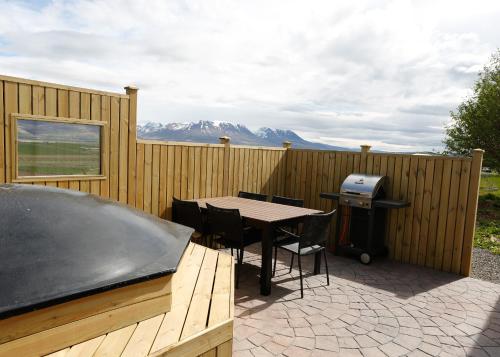 Altan/terrasse, Syðra-Skorðugil Guesthouse in Varmahlid