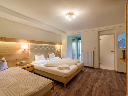 Hotel Waldfriede - Panoramic View Zillertal Room Type - Junior Suite