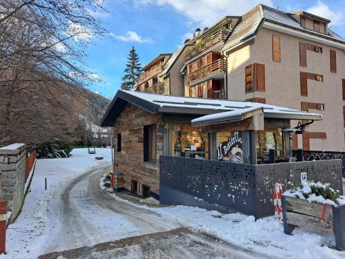  MEADOWS Apartment, Unterkunft in Ponte di Legno
