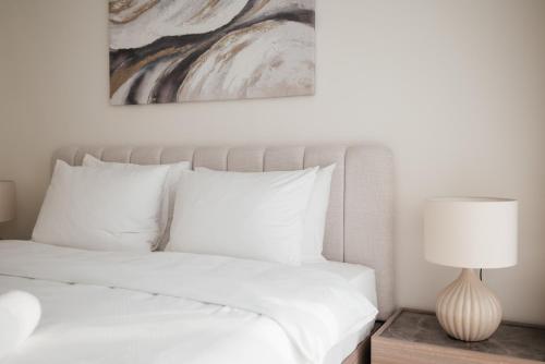 LUXE 2BR at 1 RESIDENCES WASL NEAR METRO STATION - image 14