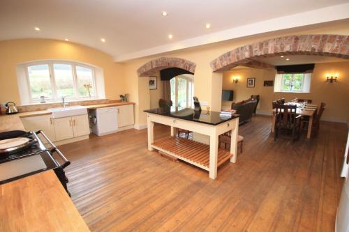 Country Retreat, hot tub, games room, dog friendly in Ganton