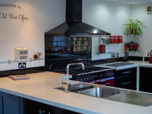 Зовнішній вигляд готелю, The Old Post Office in Лендріндод Уеллс