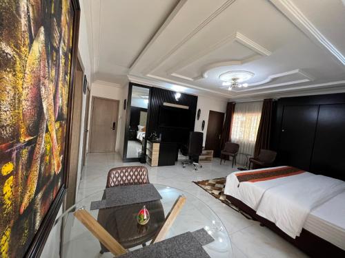 Deluxe Double Room with Balcony image 6
