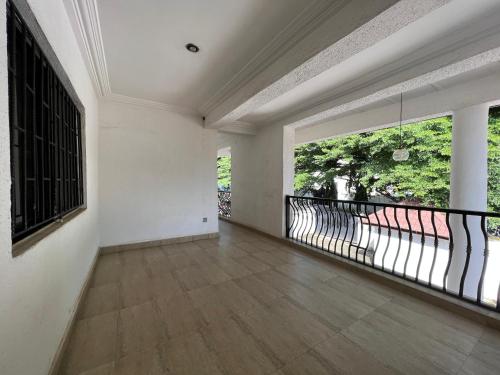 Deluxe Double Room with Balcony image 2