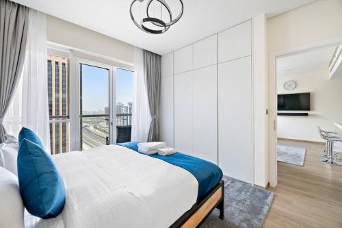 Modern Style 1 BR near Marina Mall and Metro - image 12