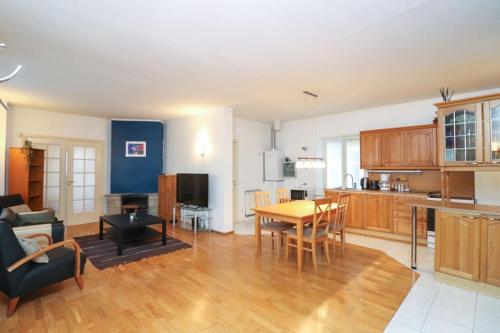 Cozy historical flat in the heart of Old Town, Tallin