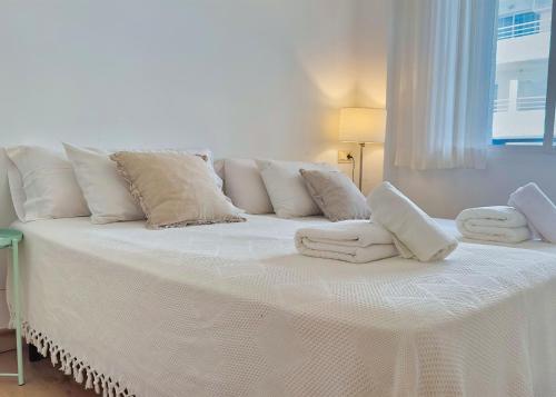 Skol 242 Excellent One Bedroom Apartment with Sea Views 4
