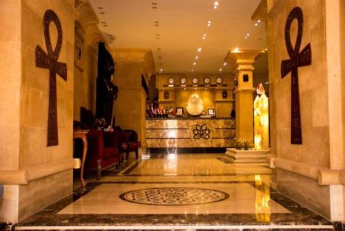 Exterior view, Great Pyramid Inn in Giza