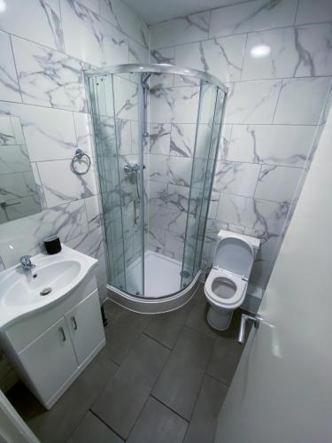 MODERN 1 BEDROOM FLAT IN WOOD GREEN, London (photo 6)