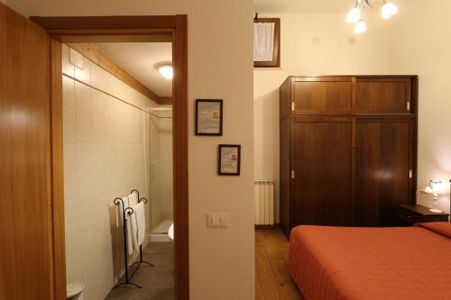 Double Room with Private Bathroom image 6