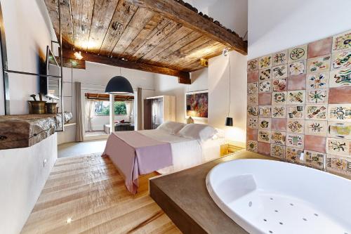 496862292 Praia Art Resort - Small Luxury Hotels of the world