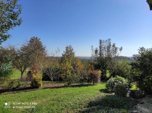 Haut de villa : véranda, terrasse, vue piscine