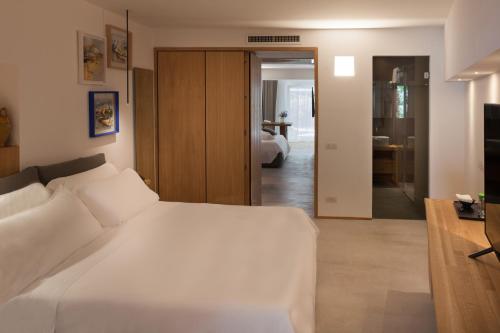 496864199 Praia Art Resort - Small Luxury Hotels of the world