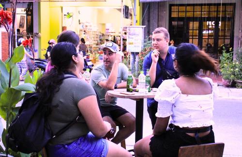 Dom Hostel and Bar in Son Phong