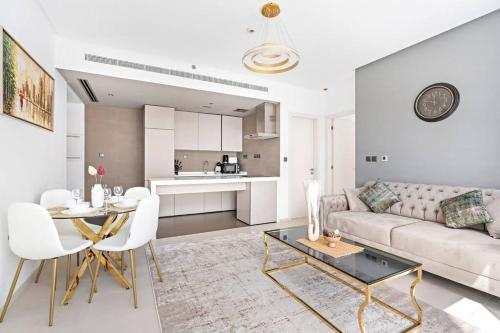 StoneTree - Fabulous 1BR Apartment in Dubai Marina - main image