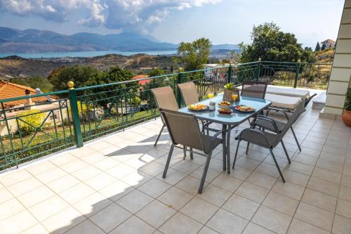 Villa Theano - Family House in Lixouri, Kefalonia