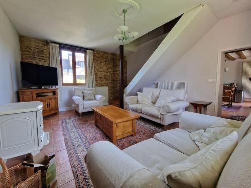 Maison de charme pour 4 personnes, calme in Moulins-la-Marche