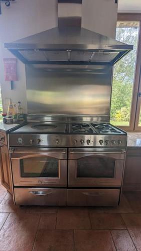Maison de charme pour 4 personnes, calme in Moulins-la-Marche