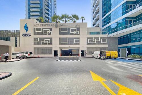StoneTree - Modern 1 BR Apartment in Dubai Marina - image 7