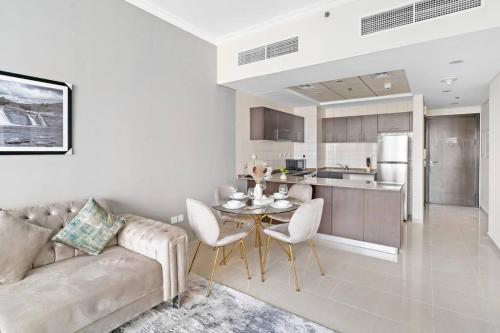 StoneTree - Modern 1 BR Apartment in Dubai Marina - image 12