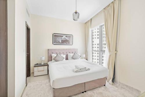 StoneTree - Modern 1 BR Apartment in Dubai Marina - image 9