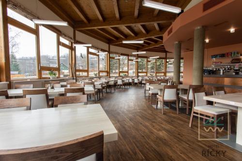 Restaurace, Hotel Ricky in Říčky