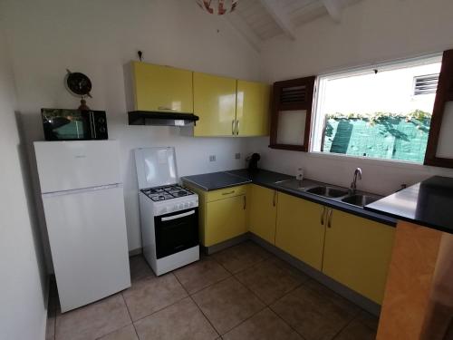 Kitchen, La villa karukera in Duzer