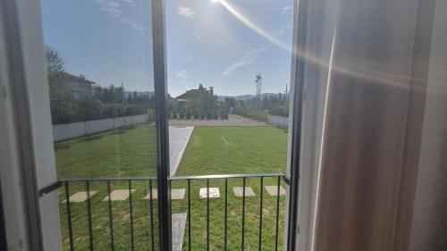 ทัศนียภาพ, Nerium Garden Inn Tirana Airport in รินาส