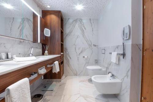 496888949 Trofana Royal 5-Sterne Superior Resort