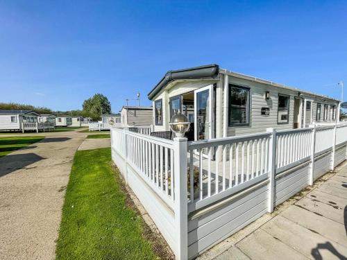 Gorgeous 6 Berth Caravan With Decking And Wi-fi At Broadland Sands Ref 20377bs