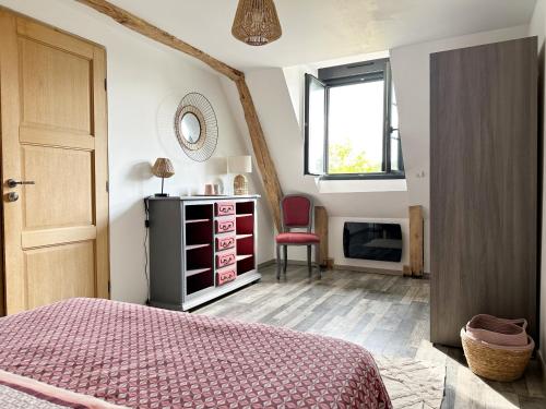 Room in Guest room - bed and breakfast in the countryside near Beauvais airport