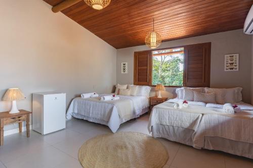 1 double bed, 2 twin beds
