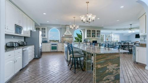 OCEANFRONT, 17 BRs, Ocean Views, Priv Pool, Rec Rm, Theatr Rm! 4x1487, The Dream, Corolla (foto 9)