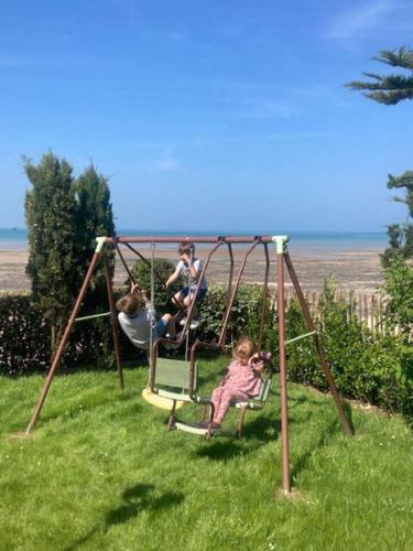 Manava Villa vue mer et Mont Saint Michel piscine intérieure