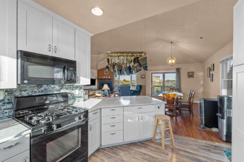 4x1620, Sunshine Day-Oceanside, Ocean View, Pets Welcome, Wild Horses!